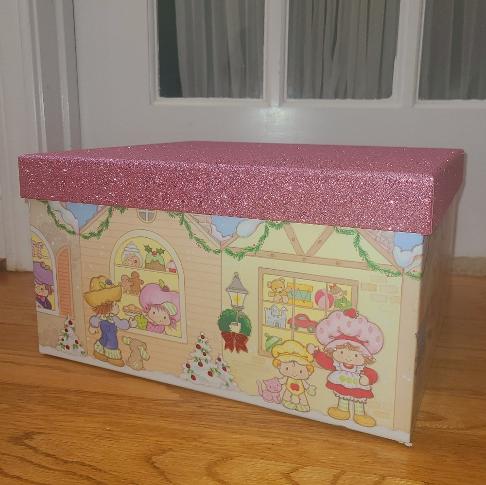 Strawberry Shortcake Storage Box 🍓 - Picture 2 of 6